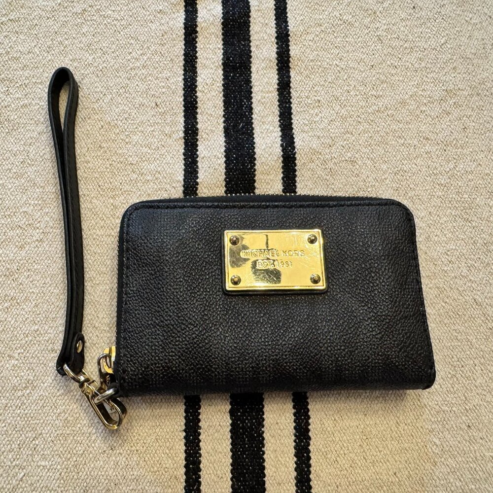 MICHAEL Kors Black Wristlet Multifunction Wallet and Phone Case